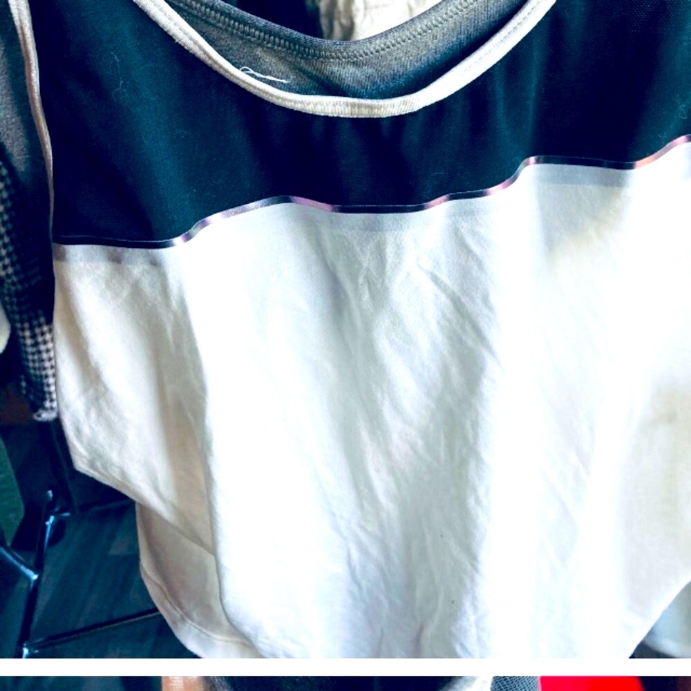 Nike dri-fit bra included white black top - Picture 3 of 7